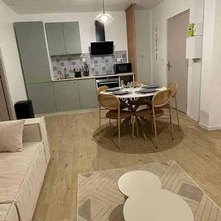 Cosy Et Chaleureux En Centre-ville شقة